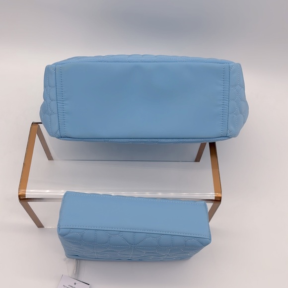 Kate Spade Spade Flower Quilted Fabric Medium Tote & Cosmetic Pouch Montauk Blue - Picture 4 of 16